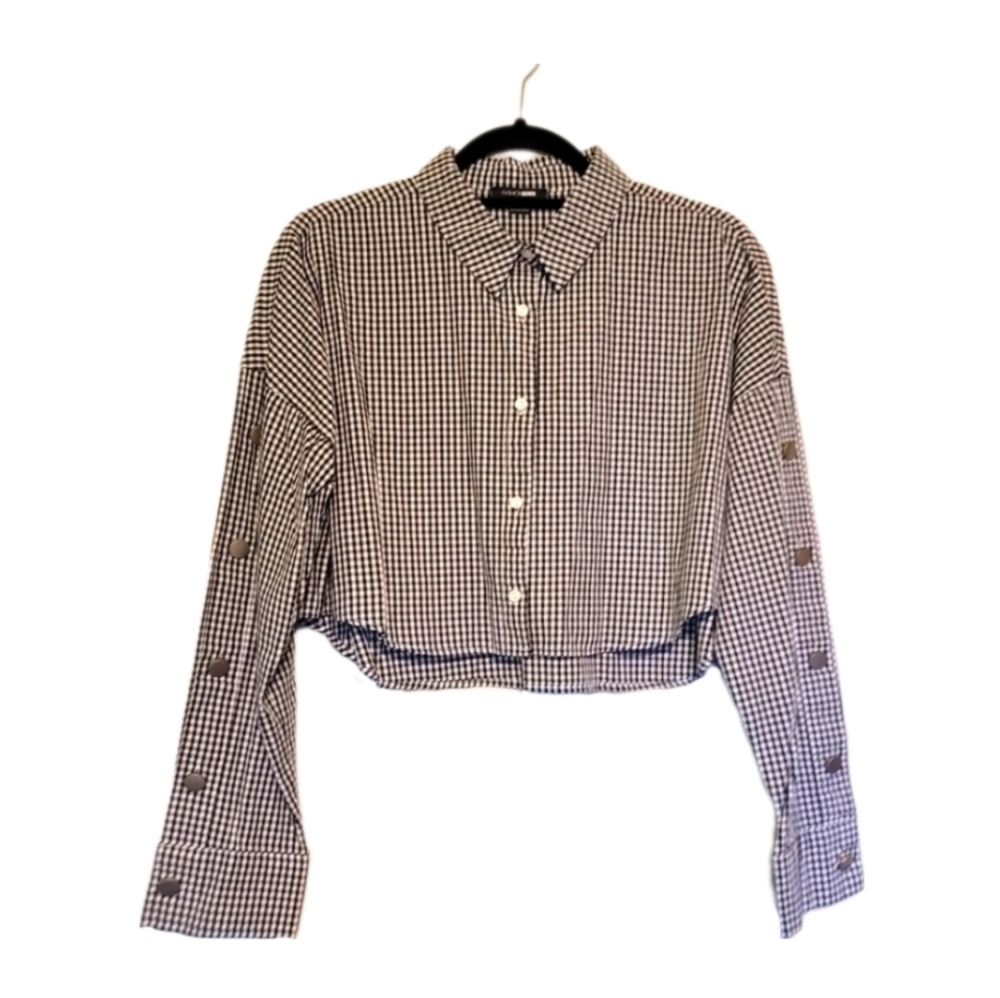 Fashion Nova cropped blouse with oversize sleeves